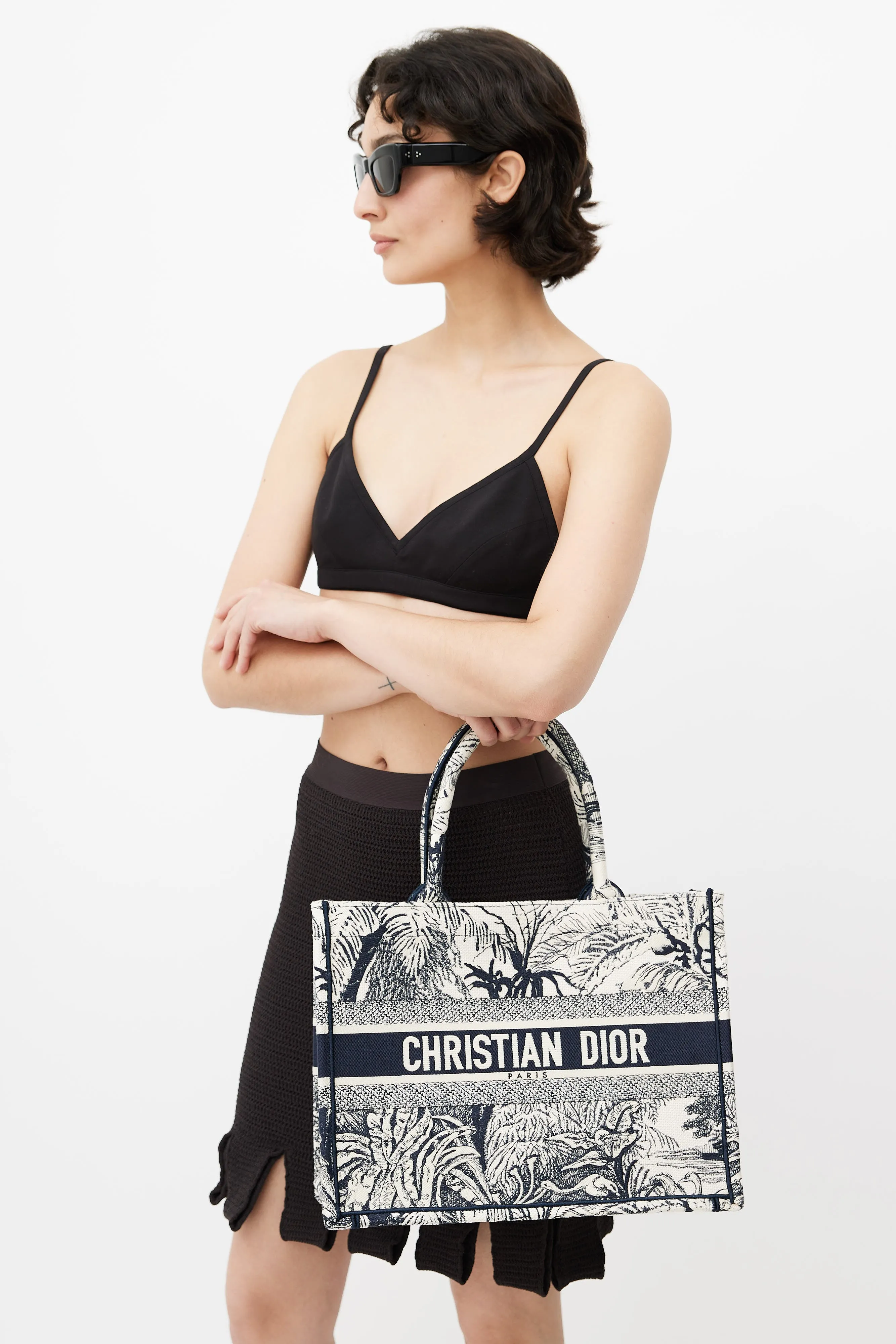2021 Cream & Navy Medium Book Tote