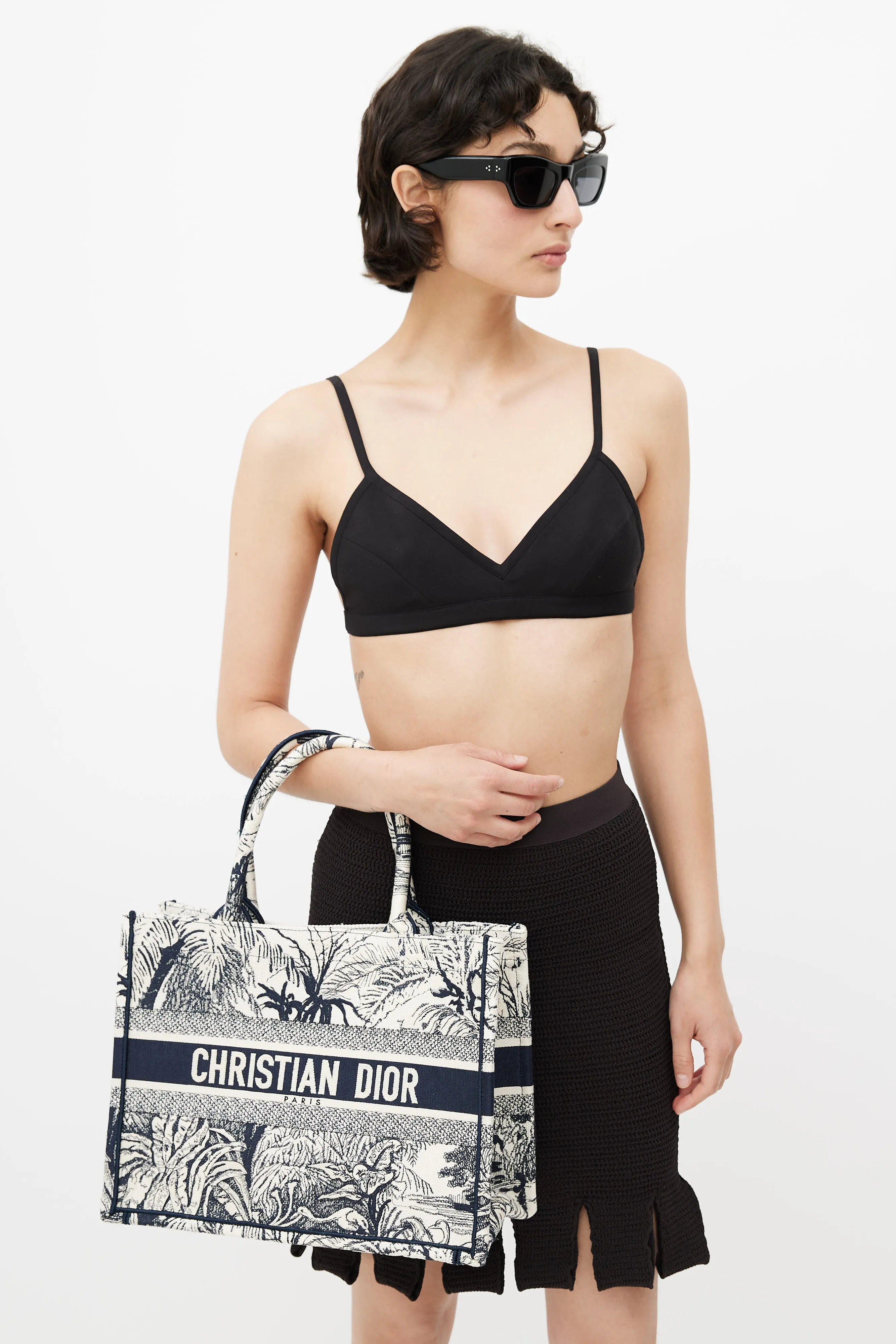 2021 Cream & Navy Medium Book Tote