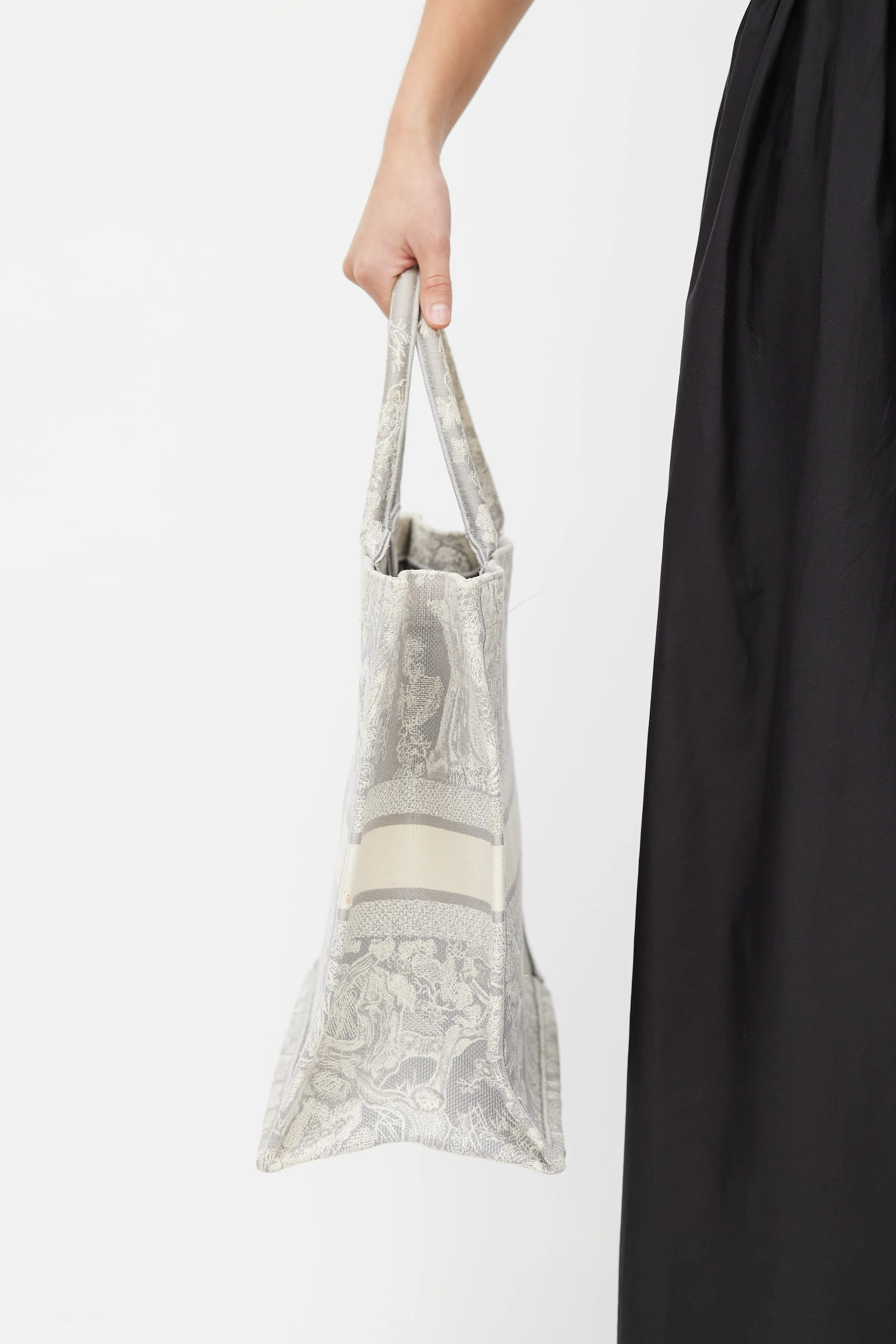 2021 Grey Canvas Large Toile De Jouy Book Tote