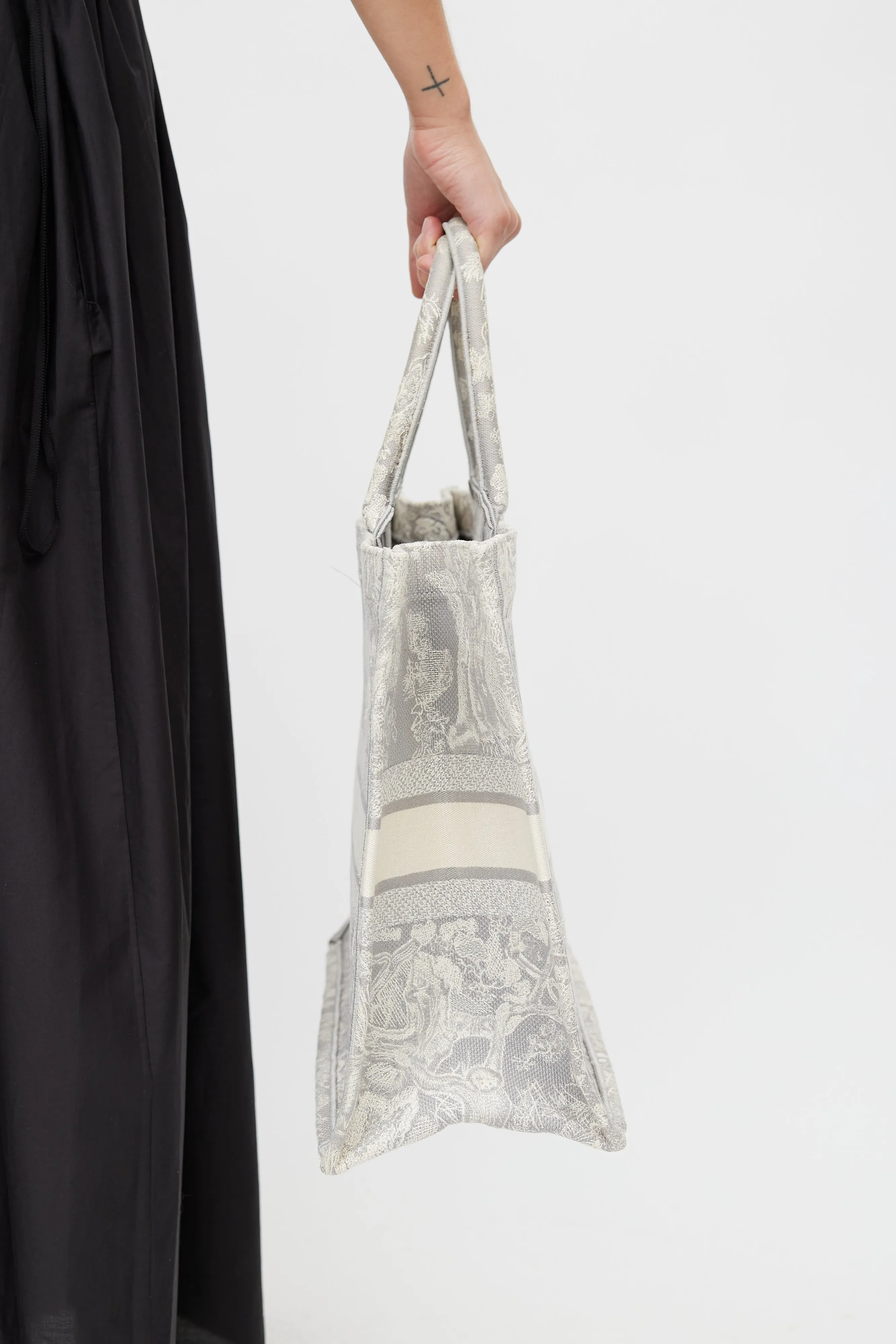 2021 Grey Canvas Large Toile De Jouy Book Tote