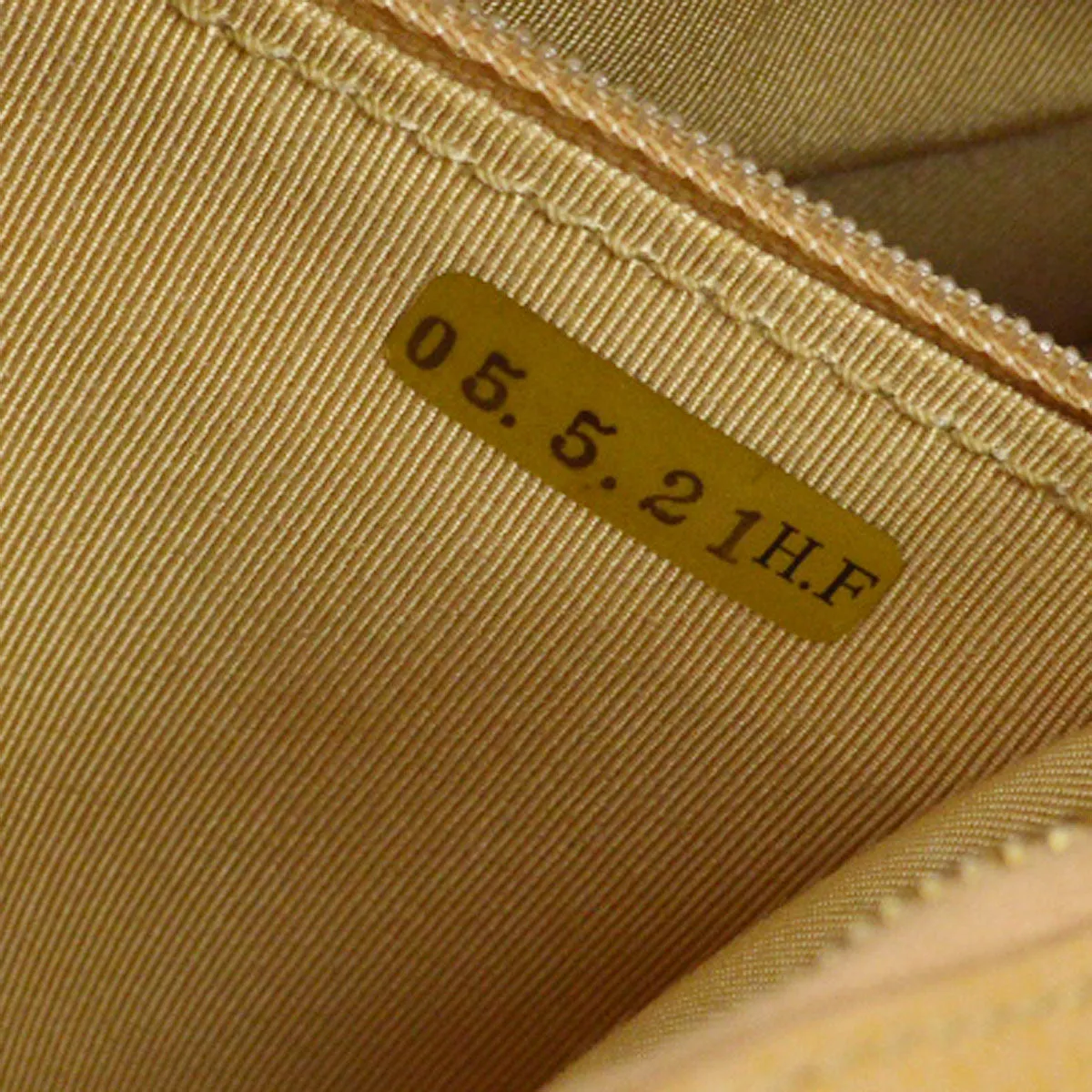 CHANEL 2004-2005 Hobo Bag Beige Caviar