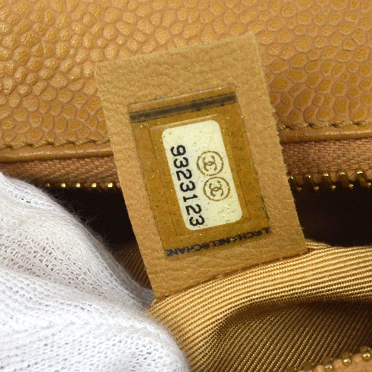 CHANEL 2004-2005 Hobo Bag Beige Caviar