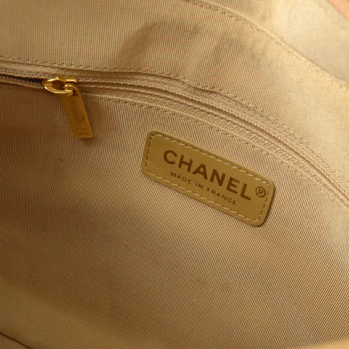 CHANEL 2004-2005 Hobo Bag Camel Caviar