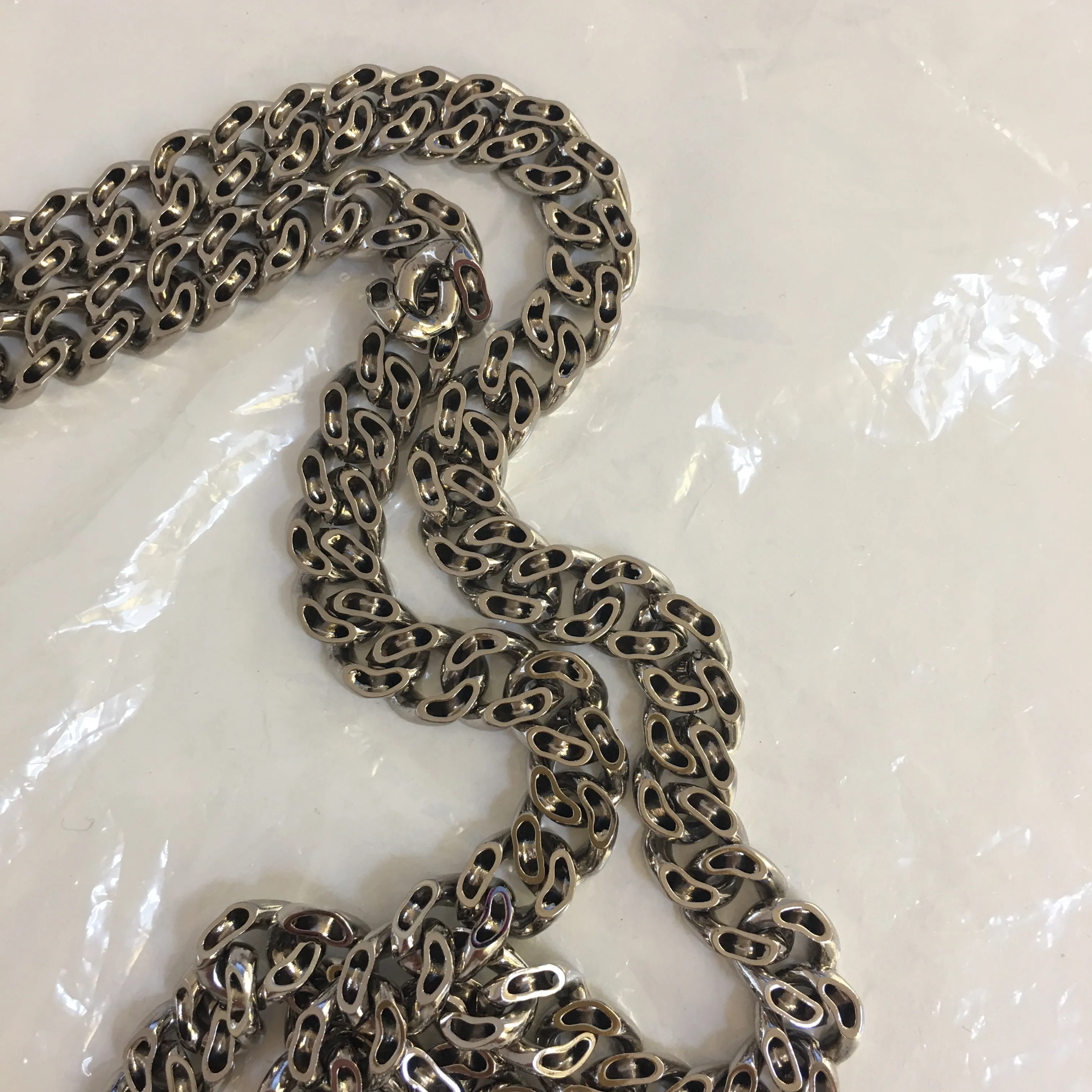 CHANEL 2.55 Shoulder Bag in White Leather