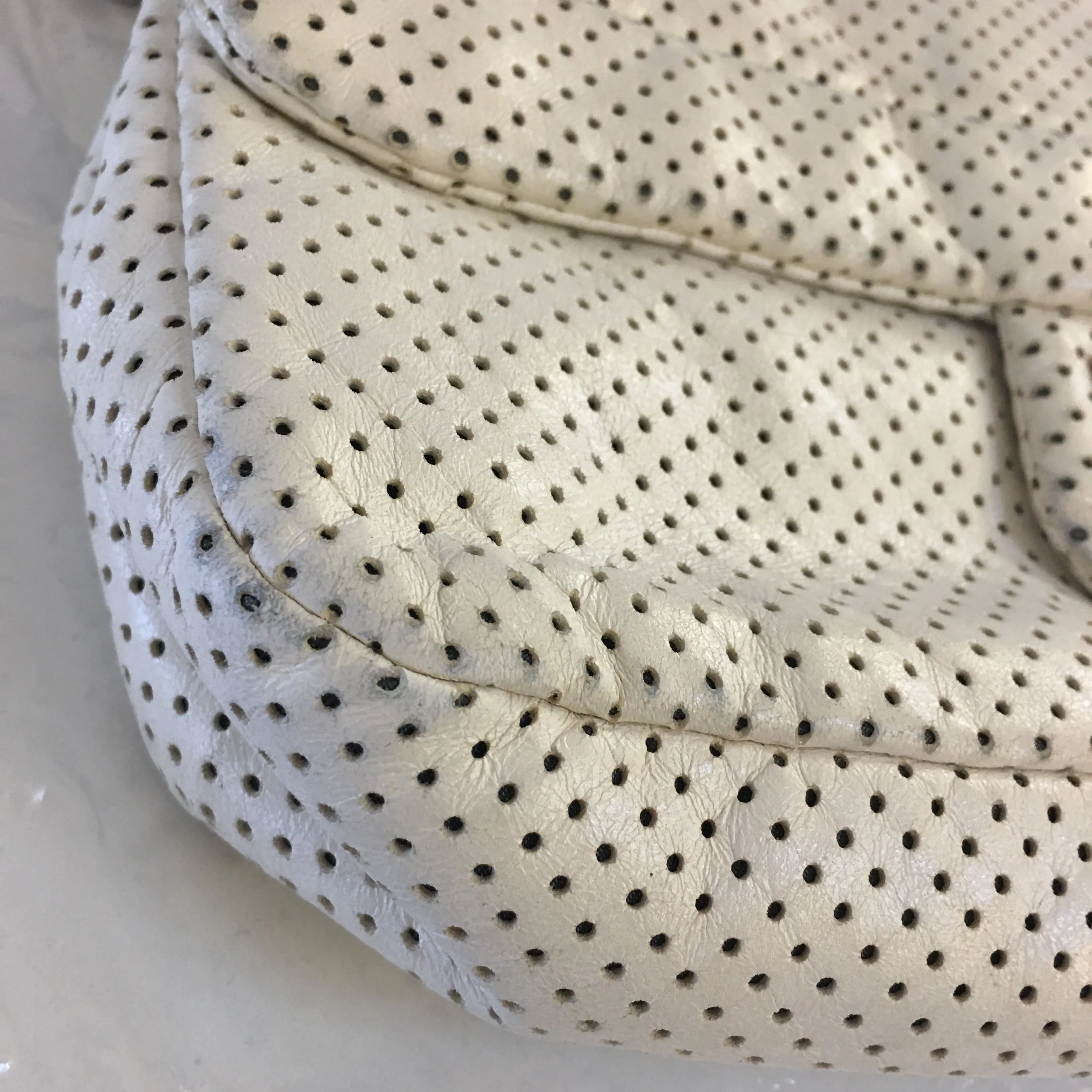 CHANEL 2.55 Shoulder Bag in White Leather