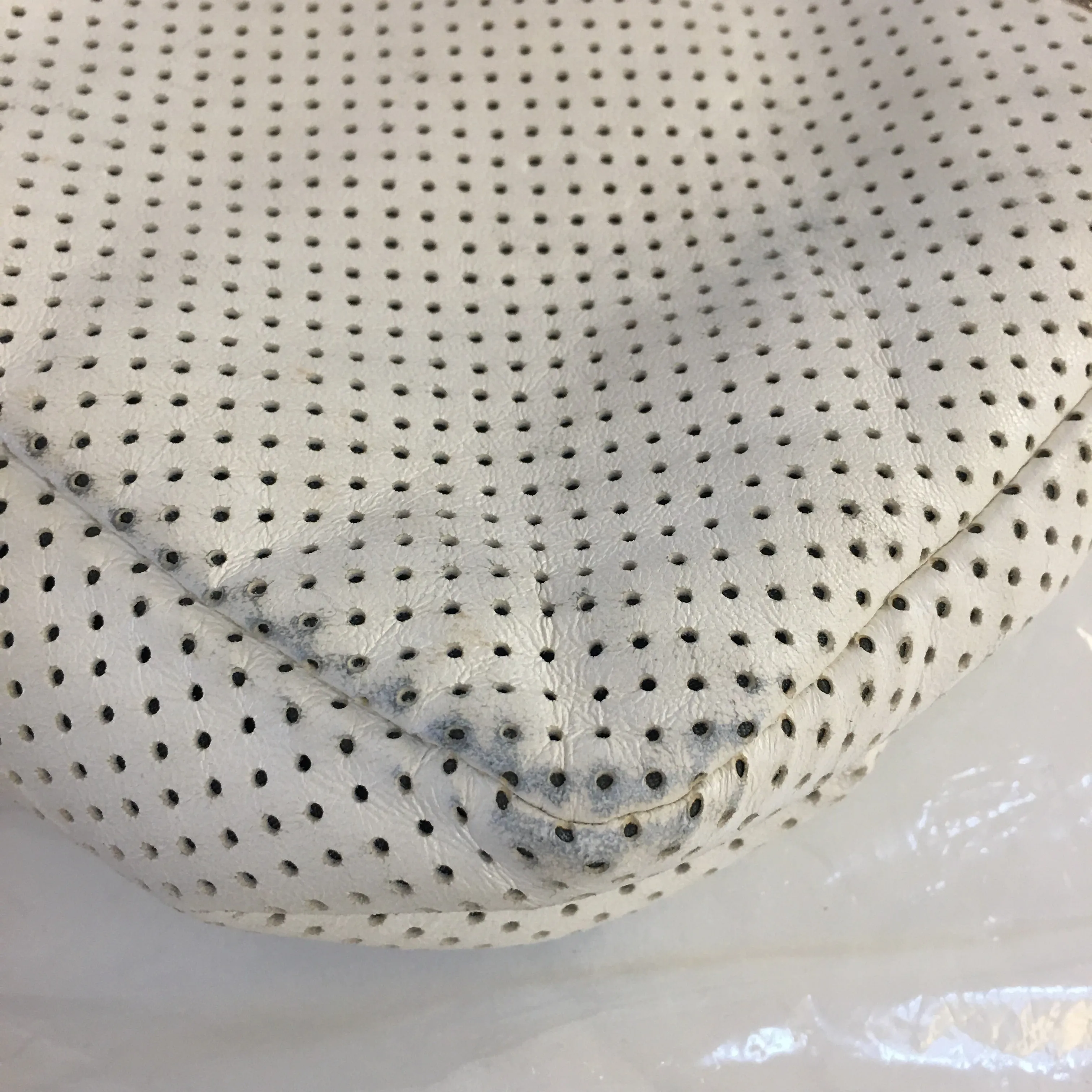 CHANEL 2.55 Shoulder Bag in White Leather
